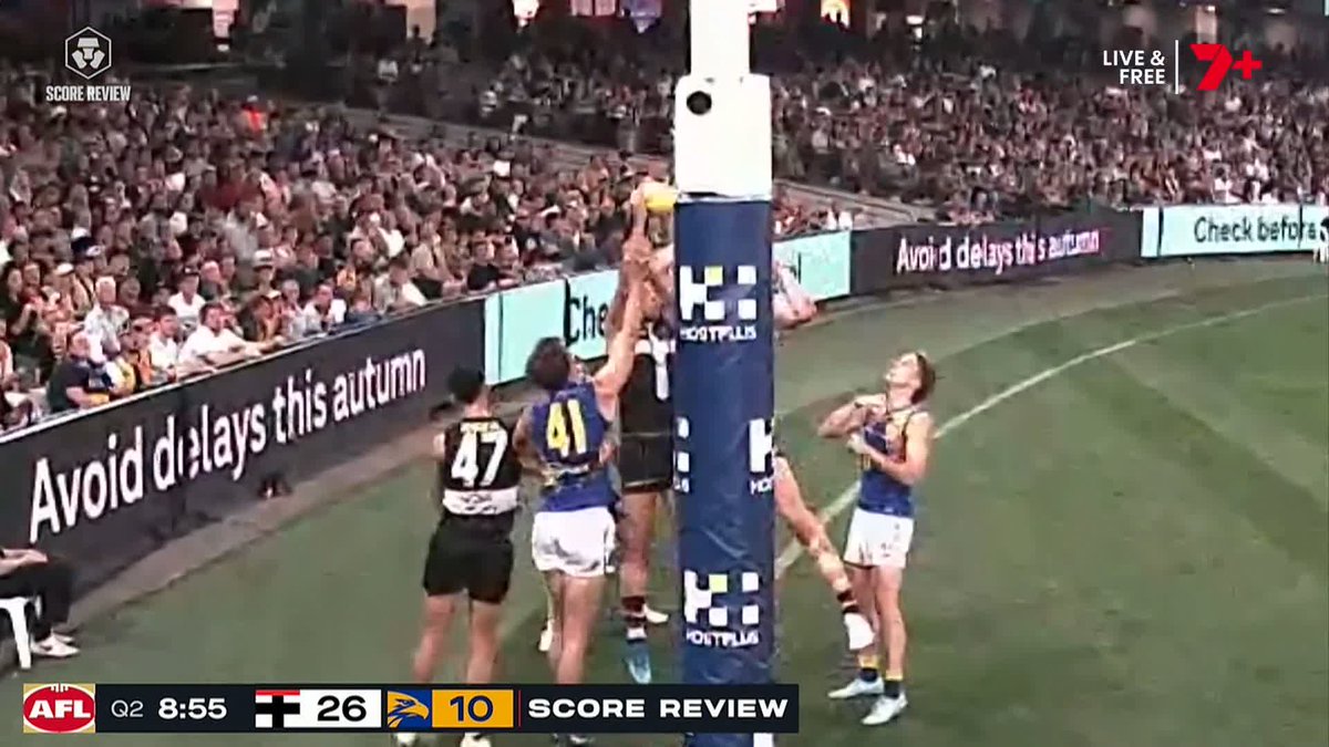 "The AFL did change these laws a couple of years ago because they wanted to make sure that within a good amount of time they could bring the game back if there was a clear and obvious mistake." 🗣️ Tom Morris on the controversial ARC incident in #AFLSaintsEagles
