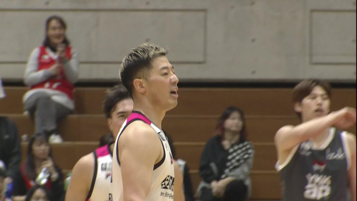 秋田を勢いづける3連続スリー👌👌👌 髙比良寛治が止まらない！！ 髙比良寛治 【公式】秋田ノーザンハピネッツ 📡バスケットLIVEで生配信中 #Bリーグ #りそなグループ