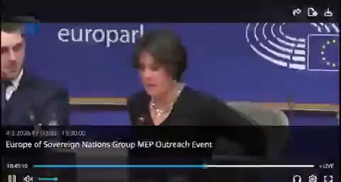 🇪🇺 Les français n'ont jamais donné leur accord pour être fichés et avoir un casier numérique. Jamais. Malgré tout, on leur impose une architecture de surveillance à la chinoise grâce à la propagande des médias. Partout en Europe, des citoyens, qu'ils soient experts de la tech ou du droit, sonnent l'alerte depuis des mois. Ni Emmanuel Macron, ni Ursula von der Leyen n'écoutent. Pire ils accelèrent en brandissant la menace des "ingérences étrangères" et en attaquant frontalement la liberté d'expression. Tous les prétendants à l'élection présidentielle, de Edouard Philippe à Jordan Bardella, sont aux abonnés absents. Les députés français, du PS jusqu'au RN, ont voté la #LoiMiller en en 1ère lecture, certains avouant qu'ils n'avaient pas tout compris (mais ils voteront tout de meme en 2e lecture). Les sénateurs, eux, passent des heures de débat pour simplement amender à la marge en ajoutant une "liste noire" des plateformes. Enfin, et le plus grave, chaque jour une nouvelle fuite de données vient confirmer que les services de l'Etat ne sont absolument pas sécurisés (ANTS en tête) et que nos identités sont déjà vendus aux pires criminels. Même l'application européenne présentée en grande pompe a été crackée en moins de 2 minutes. Il est temps que ce délire cesse. Nous ne voulons pas de l'identité numérique et de cette convergence entre les cartels de la tech et le pouvoir qui fait peser un risque extrêmement grave sur nos vies. 🎥 Meike Terhorst (avocate) Seb