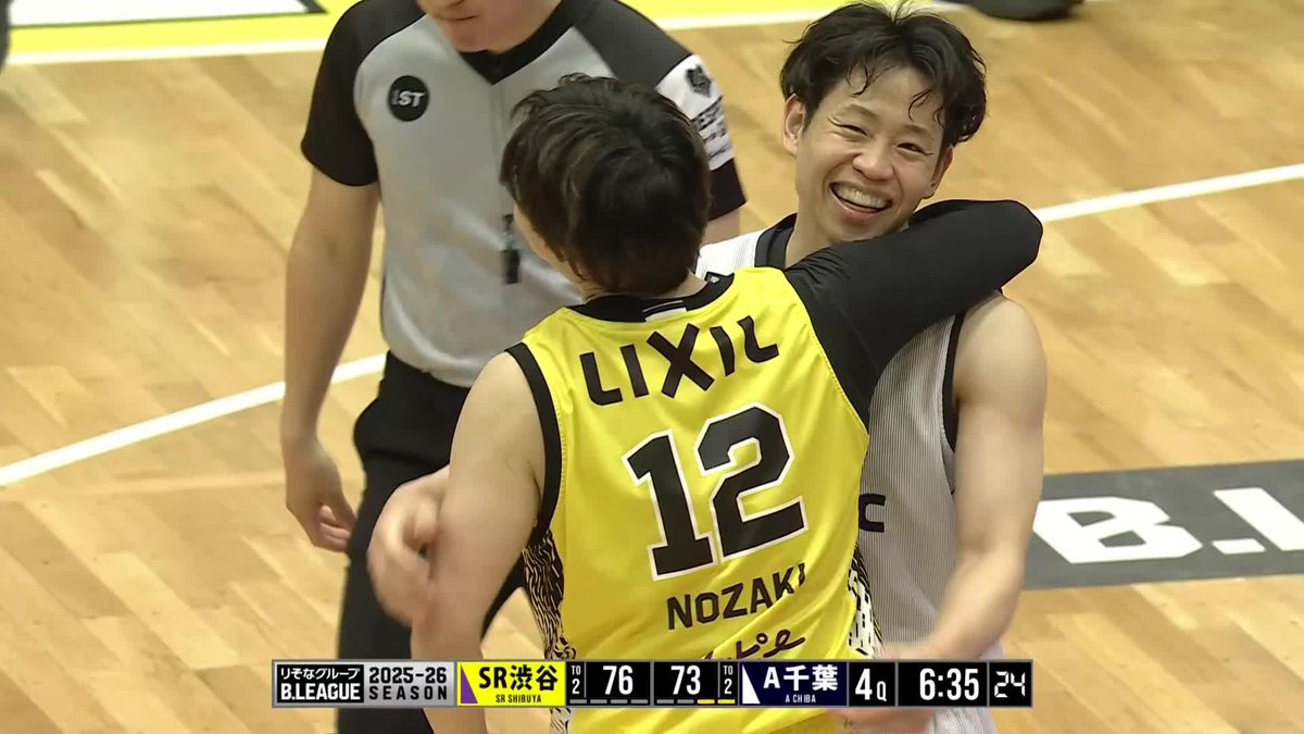 共に同じチームでプレーした仲だからこそ🤝 野﨑零也 @we_r_sunrockers ALTIRI CHIBA / アルティーリ千葉【公式】 📡バスケットLIVEで生配信中 #Bリーグ #りそなグループ