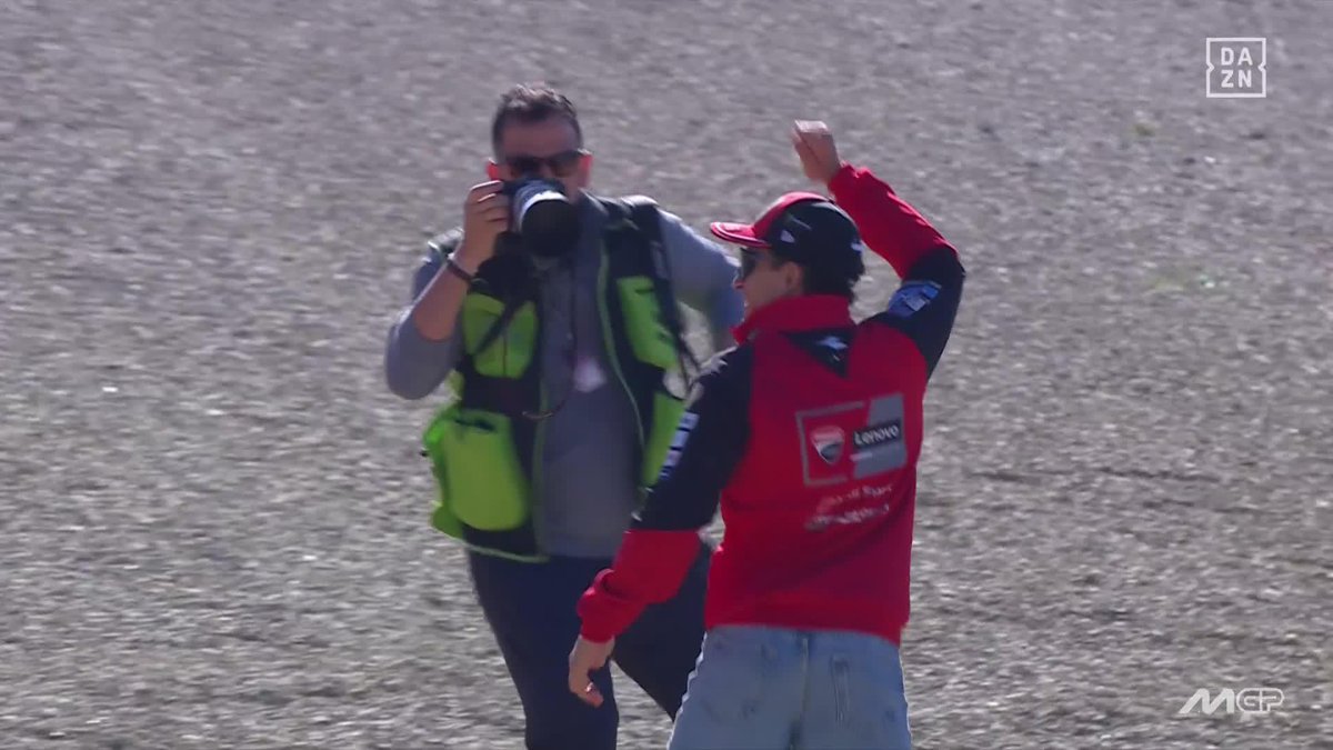 La fiesta de los Márquez en sus gradas en Jerez 😍🎉 #SpanishGP 🇪🇸 #MotoGP 🏁