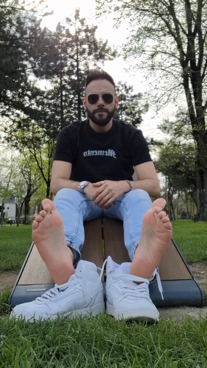 Enough scrolling, fags! Cashmaster is chilling in the park. Shoes off, socks down, bare feet finally breathing... This is exactly where you belong: on your knees worshipping my sweaty soles while I relax. 🦶🧎‍♂️
