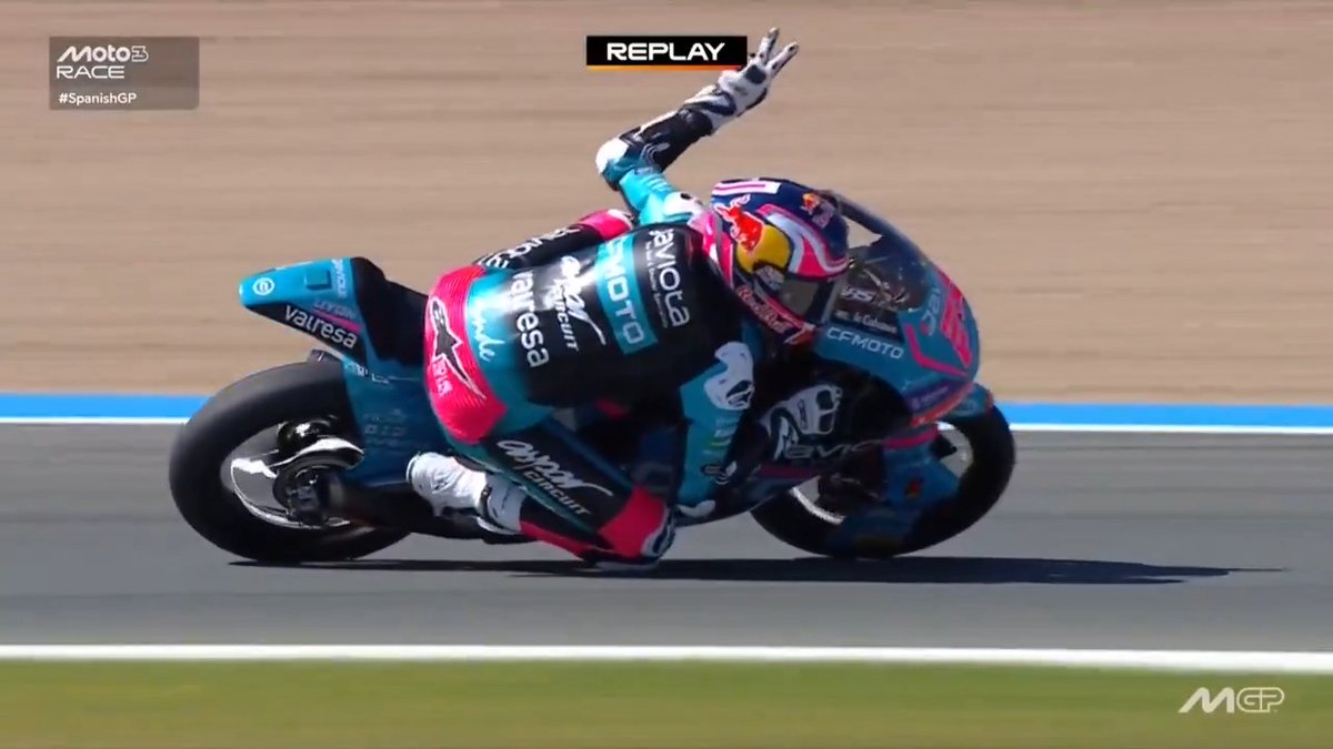 The Alex Márquez celebration during the last lap ✌️ #SpanishGP 🇪🇸