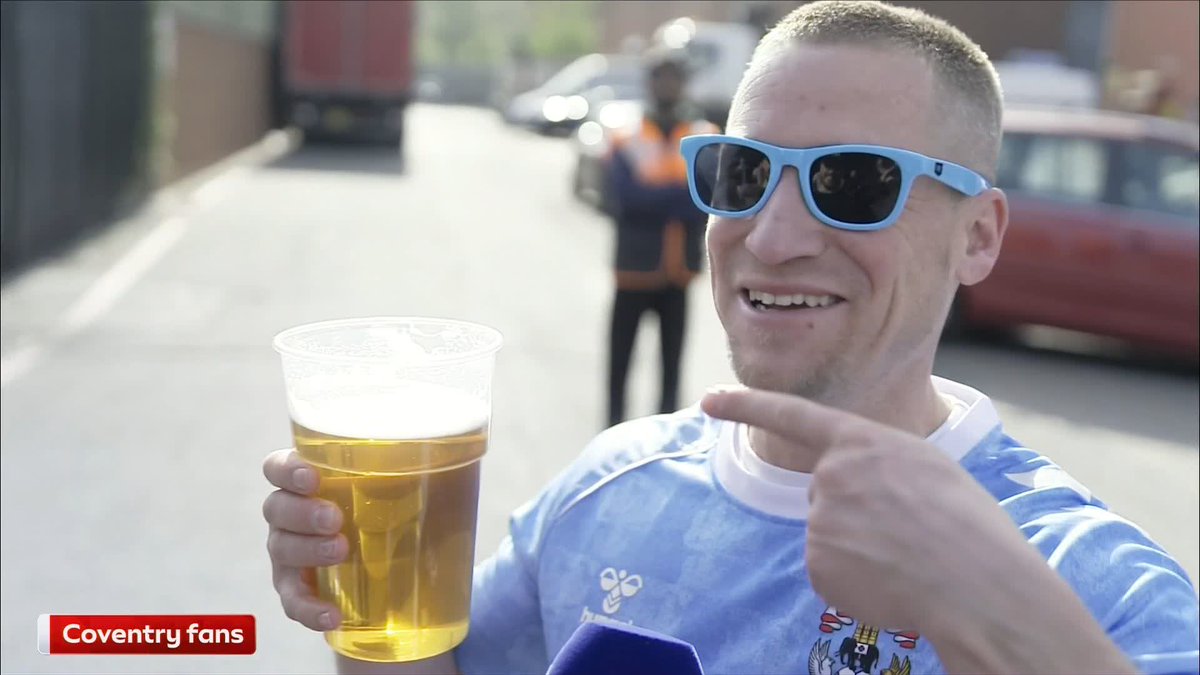 These Coventry City fans are loving life! 🎉🍻