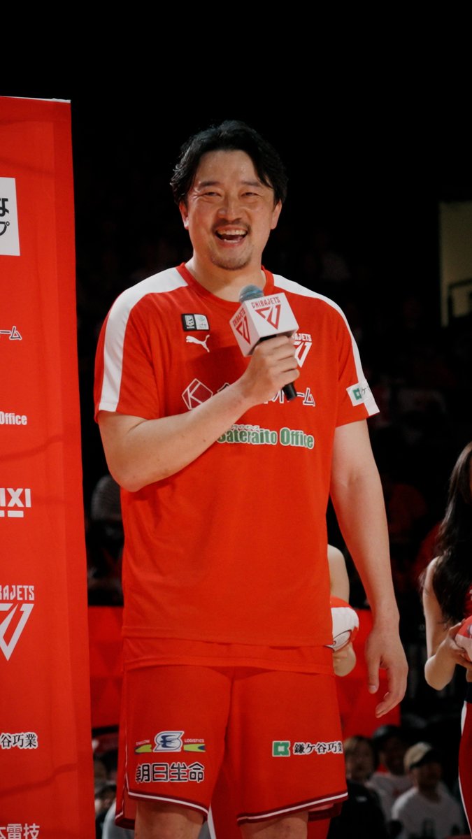NEXT MAN UP ── 「誰かが欠けても全員でカバーする」チームの信念は揺らがなかった。今日その中心にいたのが #荒尾岳 だった。9分間で得失点差+16。ゴール下での献身が勝利を支え、チームを鼓舞した。この強固な結束力こそが、CSに向けた最大の武器になる。 #千葉ジェッツ #いくぜてっぺん