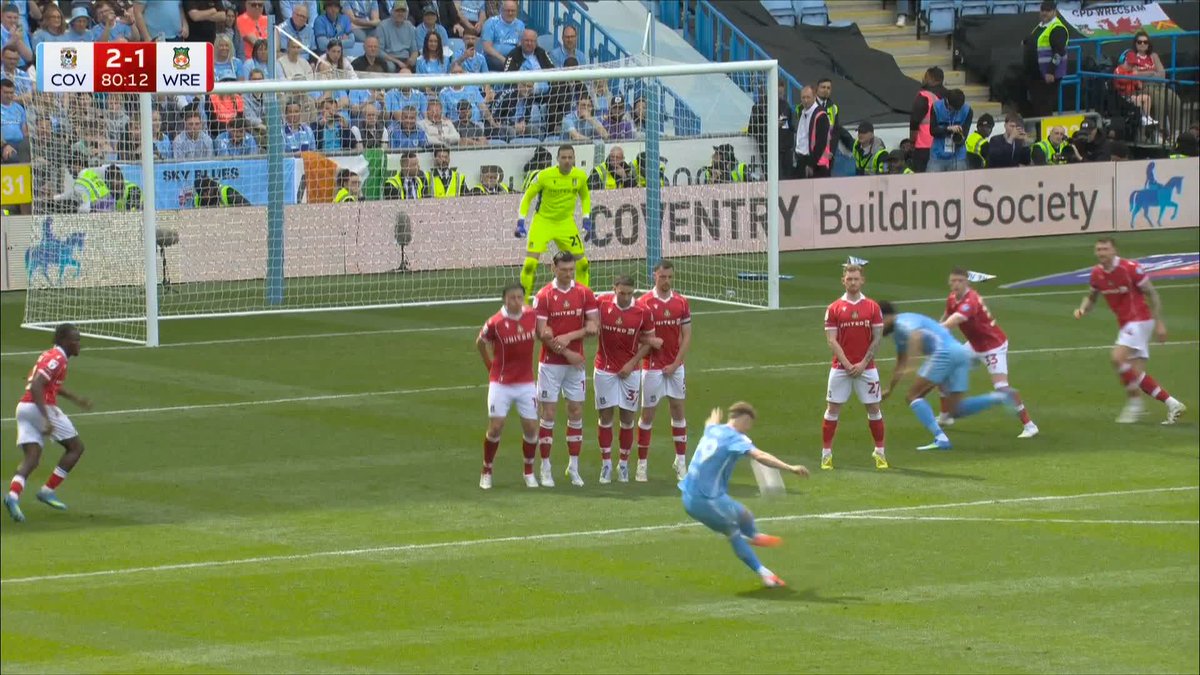 Victor Torp with a thunderous free-kick to restore the party atmosphere in Coventry! 🚀🏆