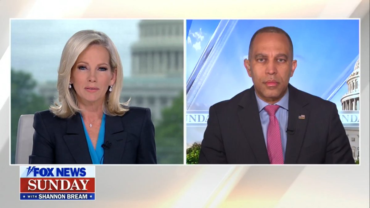 WATCH: "Violence is never the answer" - Hakeem Jeffries comments on the White House Correspondents' Dinner shooting, supports the funding of Secret Service and other branches of DHS with the exception of ICE