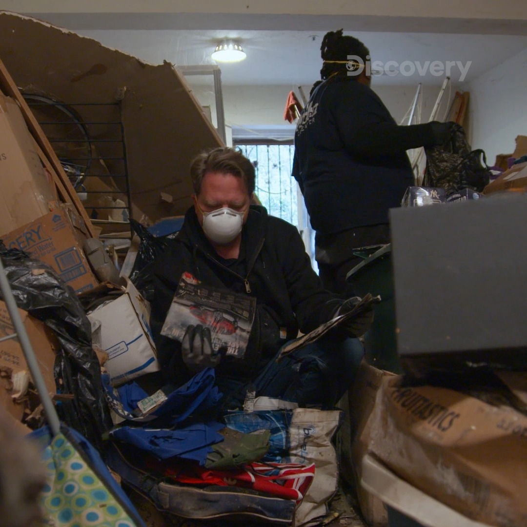 Did they just find a SIGNED Kobe Bryant basketball!? Catch a new #FilthyFortunes tonight at 9P on Discovery.
