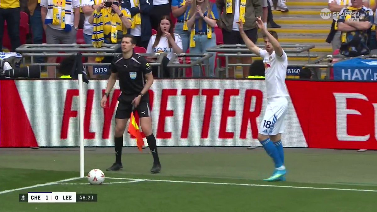 Another fantastic save from Robert Sanchez keeps Leeds United out again 🧤 📺 Watch live on TNT Sports and HBO Max