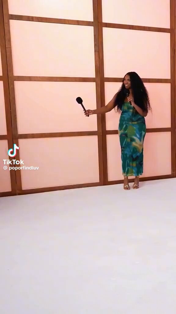 Now that’s a confident queen 🤭