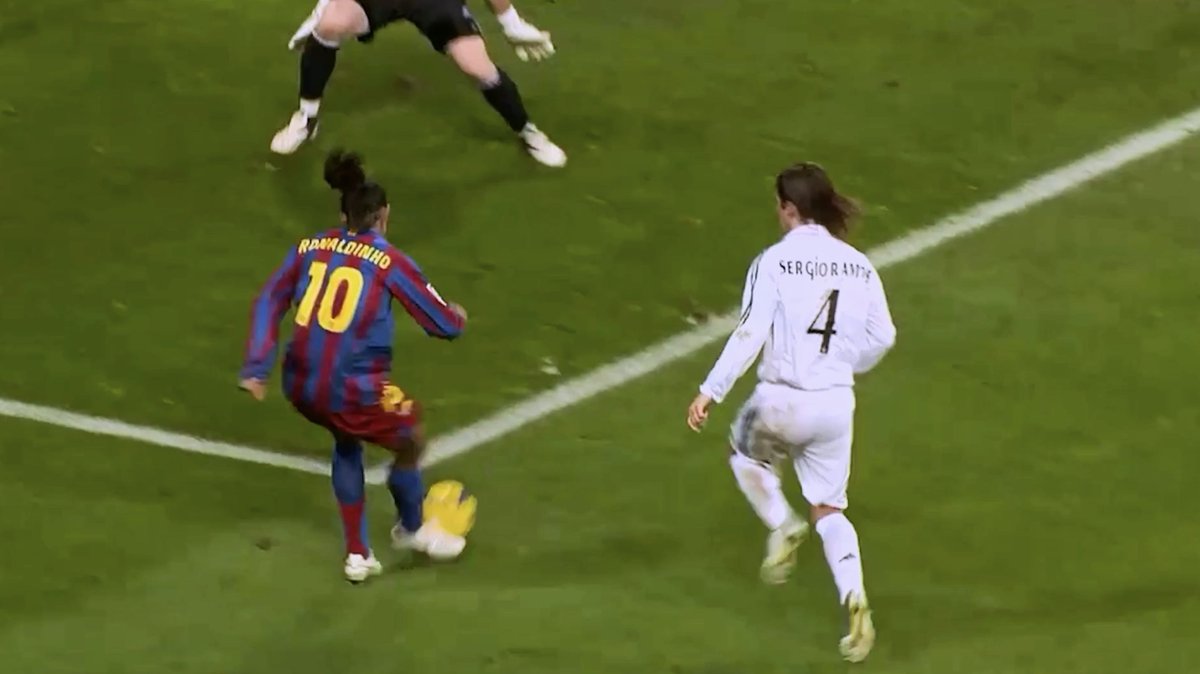 “I regret not dribbling past Roberto Carlos.” 😭 We’ll never see another Ronaldinho again 🐐 📺 Ronaldinho: The One and Only
