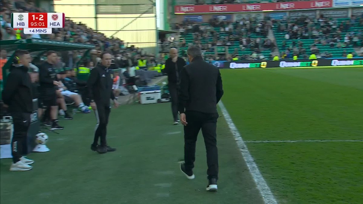 ❤️ "Hearts have done it!" They have a three-point lead at the top of the Scottish Premiership after winning at Hibs. Watch the full-time scenes ⤵️