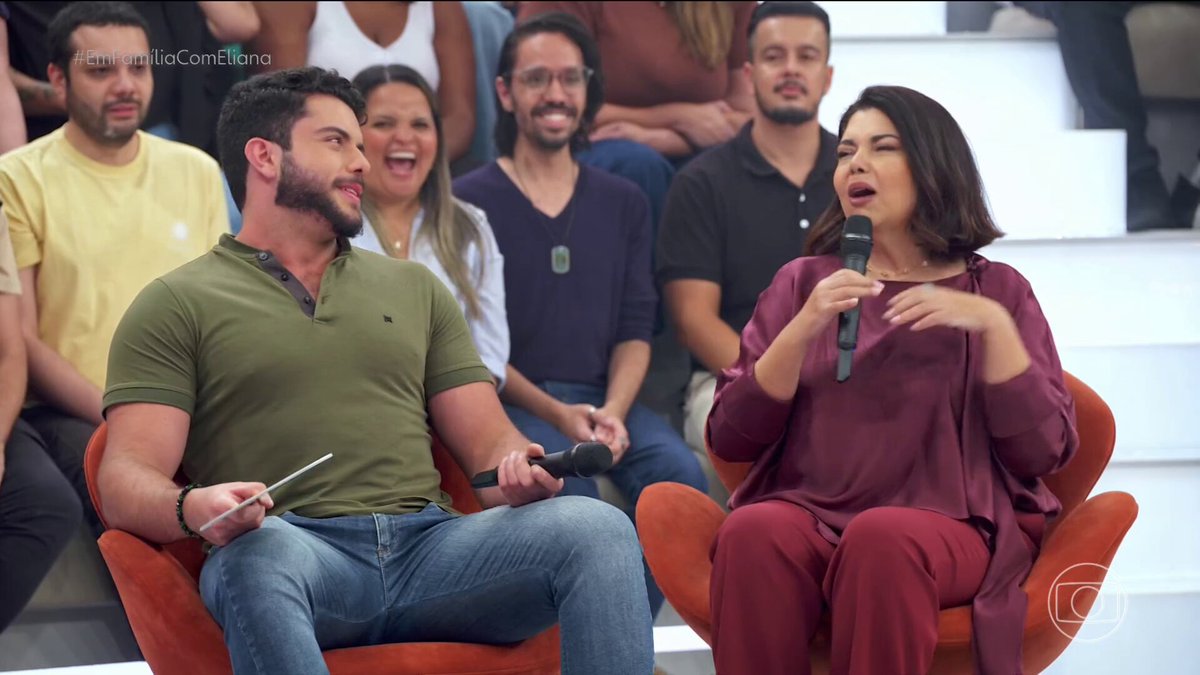 pega no pulooooo 🤣🤣🤣 os filhos da Fabiana Karla entregando que a mãe já namorou escondido JURO KKKKKKKKKKKKKKKK #EmFamiliaComEliana #TVGlobo