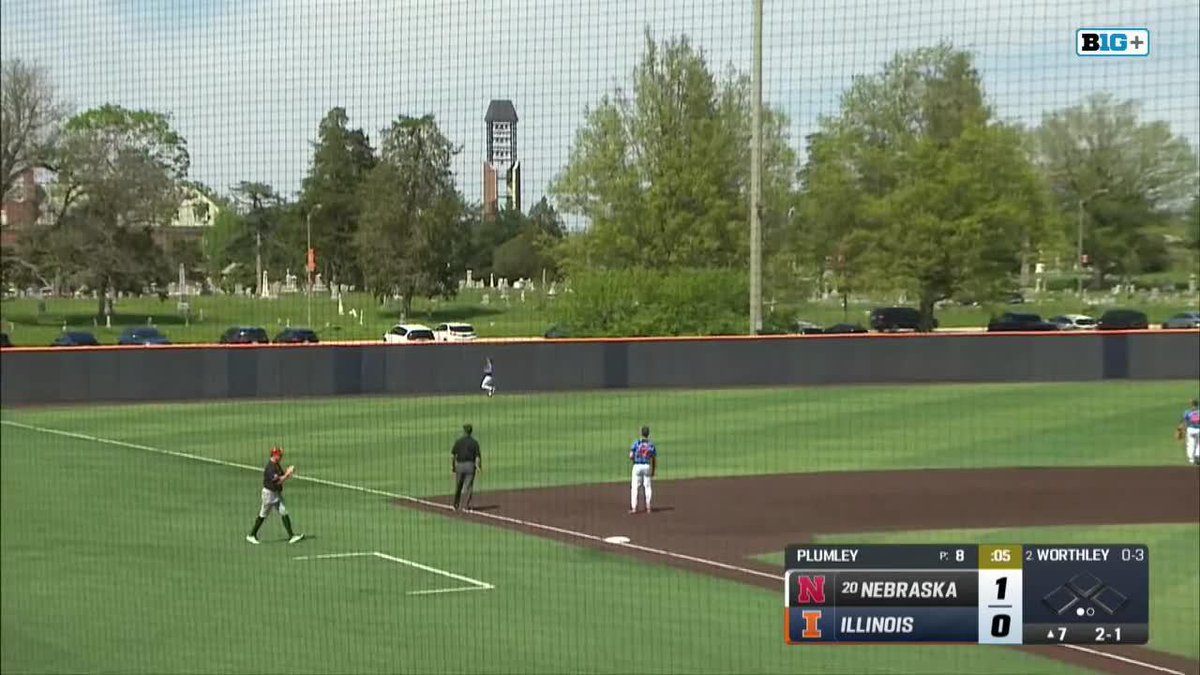 FIRST ONE FOR THE FRESHMAN! 💥 Jeter extends the the lead to 2 for the Big Red. 🌽