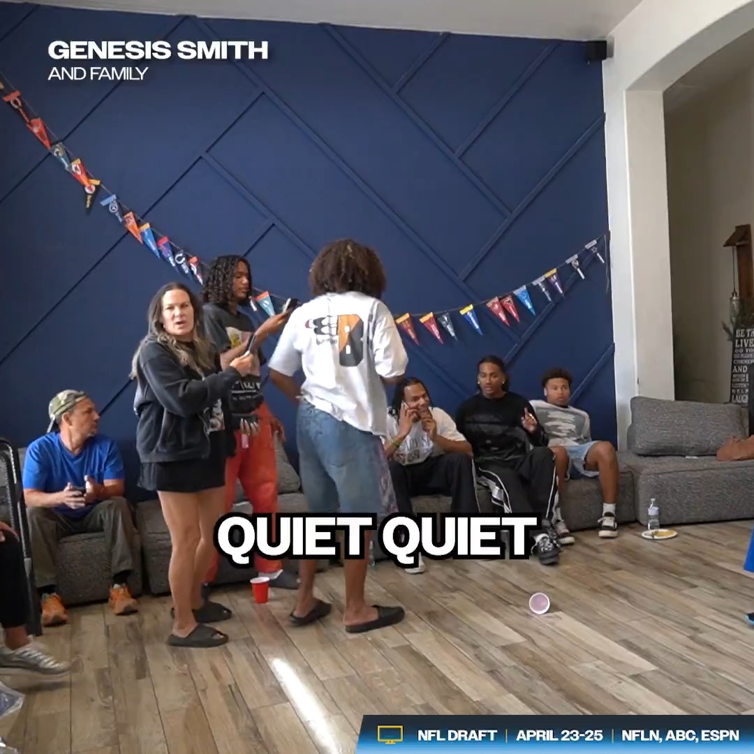 phone rang + everyone locked in