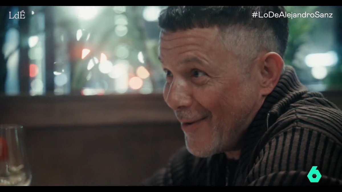 Iba para karateka, pero la academia estaba cerrada. Suerte la nuestra 🥋🎸 #LoDeAlejandroSanz