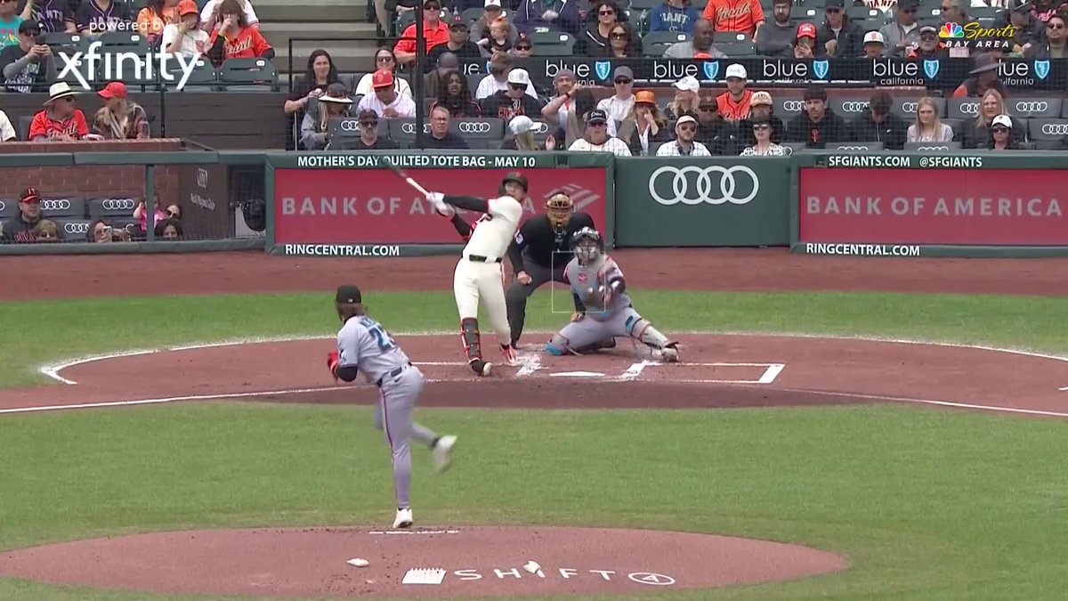 Jung Hoo Lee rips the game's first pitch for a leadoff triple 🔥