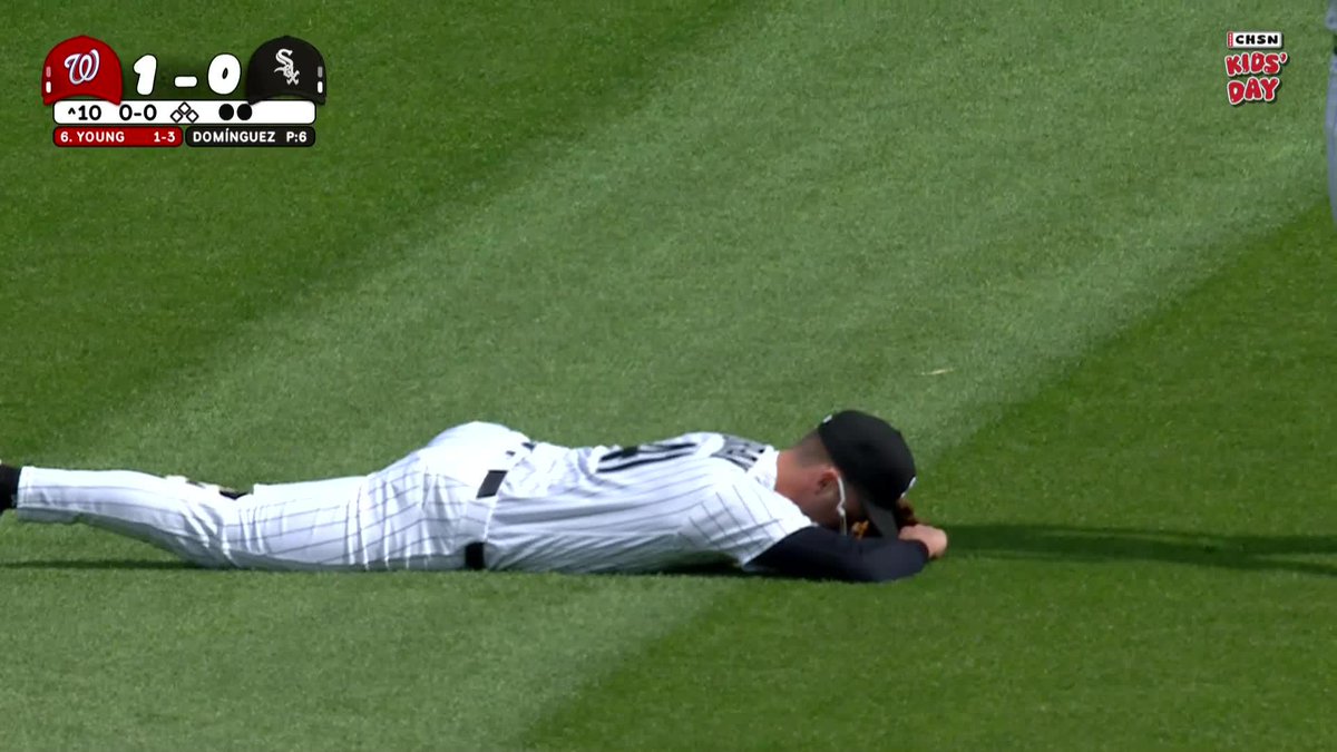 Tanner Murray with the HUSTLE but unfortunately leaves the game after this diving catch