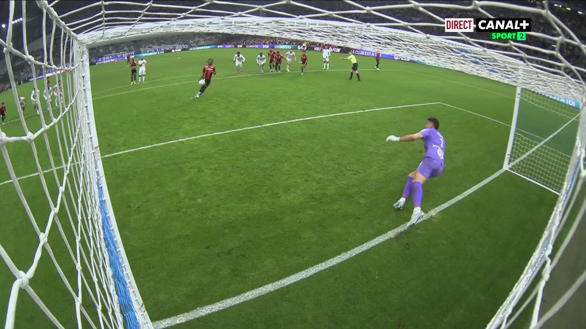 #Ligue1 🇫🇷 : Grosse dose d'audace : Elye Wahi 🇨🇮 climatise le Vélodrome avec une panenka magistrale 🎯🥶