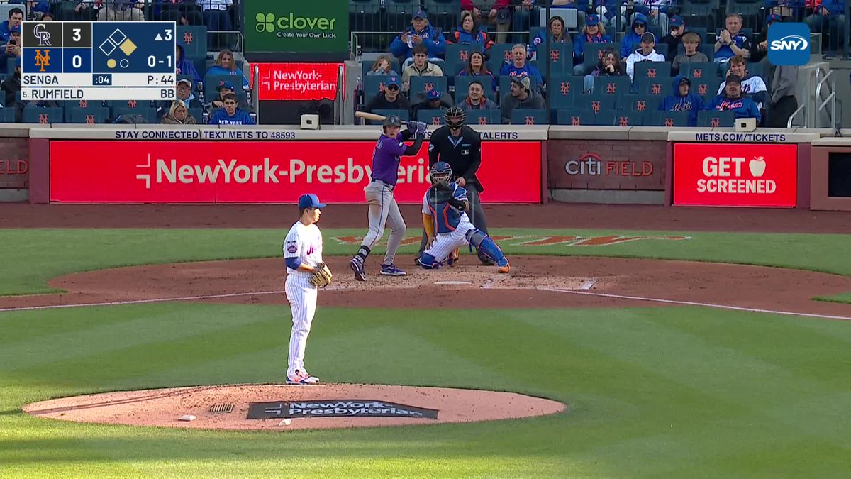 Brett Baty commits a throwing error at first base
