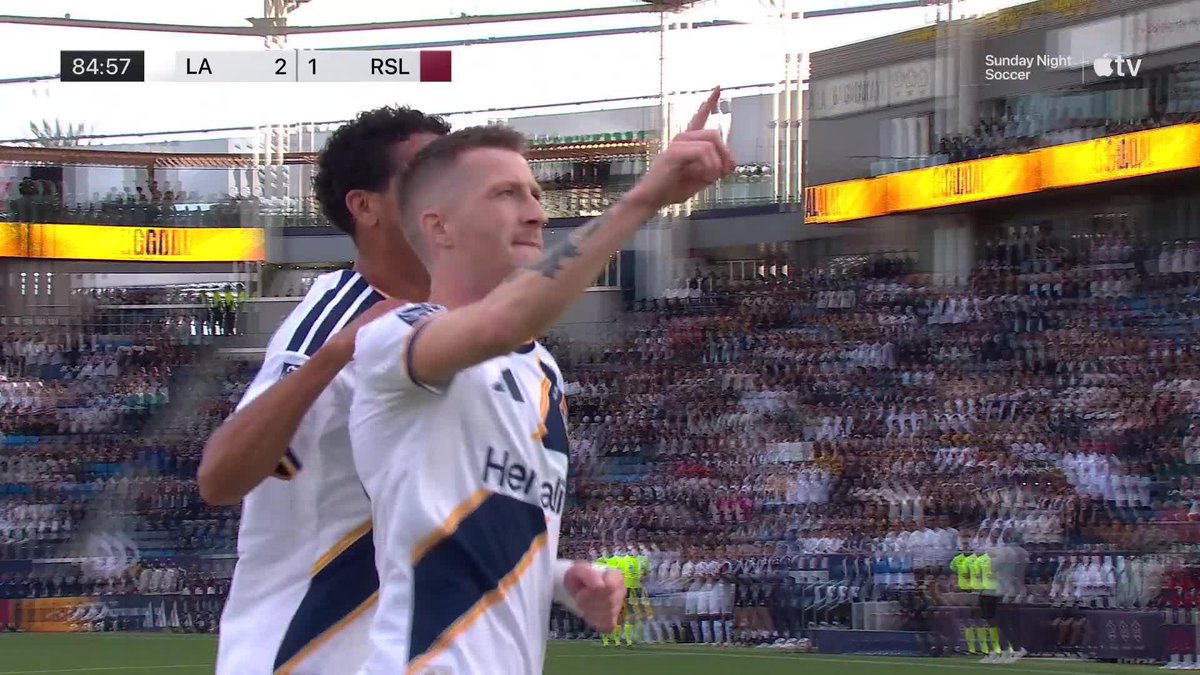 Reus has a brace, and LA have the lead! 👊