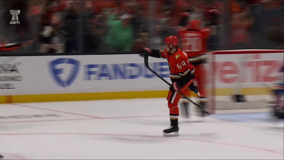 THIS POWER PLAY IS ON FIRE! 🔥 The Anaheim Ducks have erased a two-goal deficit! #StanleyCup 🇺🇸: ESPN 🇨🇦: Sportsnet & TVA Sports 2
