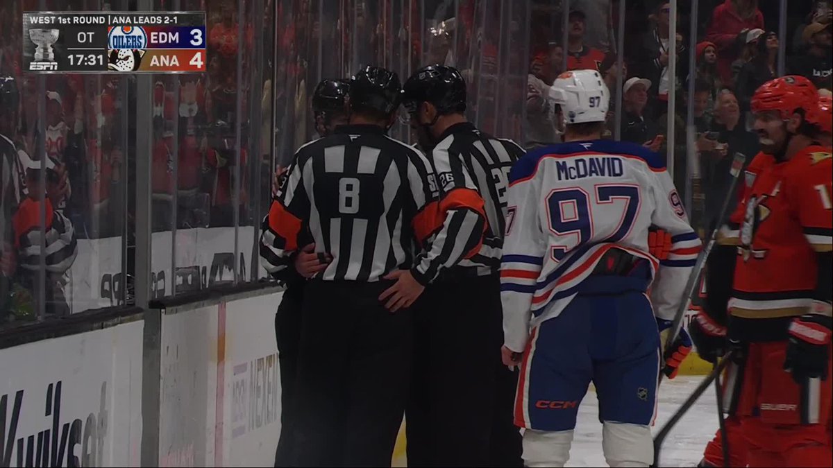THIS WAS CALLED GOOD ON THE ICE IN OT, THEY ARE REVIEWING NOW!!!! 😱🚨
