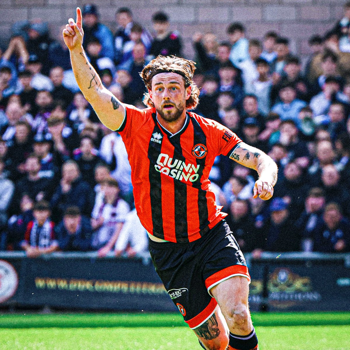 The Fun™️ Will Ferry with an unorthodox opener in the Dundee Derby 🤷🏻😆
