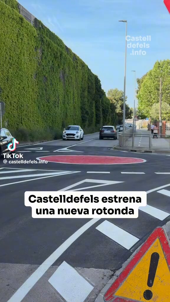El camión del primer segundo: Si por los cojones hago yo la rotonda