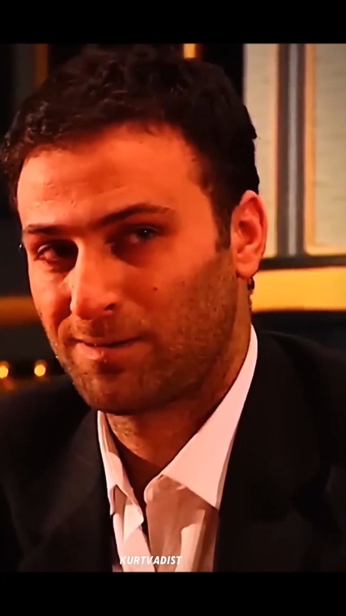 Cerrahpaşalıların vadiye giriş yaptığı şu sahnedeki kaliteye bakar mısınız. Eskiden karşılıklı restleşen mafya babası karakterlerini canlandıranların bir ağırlığı, otoritesi vardı, seyirciyi olayın içine çekiyordu. Sahnede kullanılan ışık bile yetiyor anlamak için.