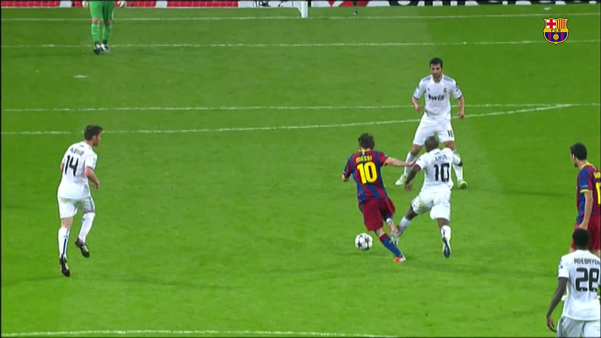 Solamente una vez en la historia se jugó unas semifinales de UCL el Barcelona contra el Madrid, fue hace 15 años. Y el Barça dio un recital de fútbol con un Messi que humilló a cada uno de los jugadores (literalmente). Después de eso, ganamos la Champions.
