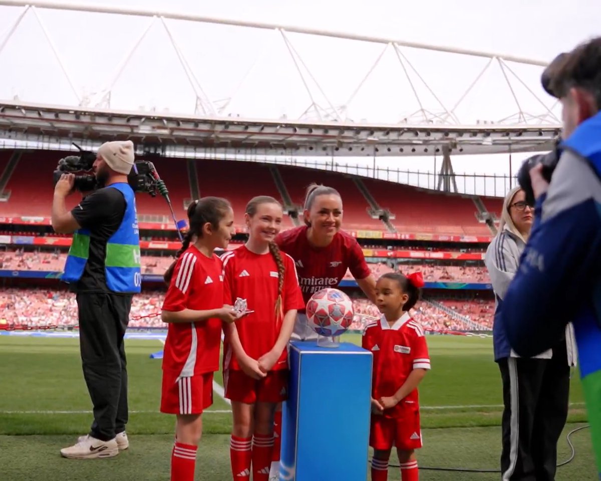 300 appearances in red and white ✨ Marking Katie's incredible milestone at Emirates Stadium ❤️