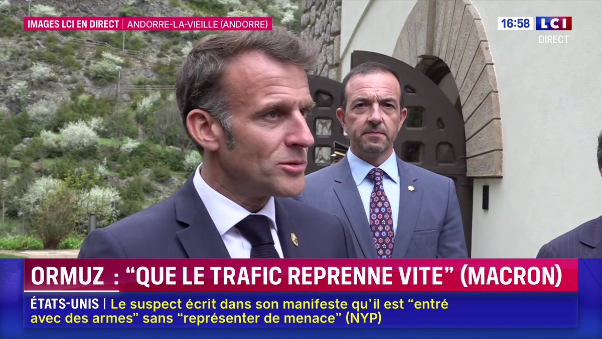 [ 🇫🇷 FRANCE ] 🔸 Emmanuel Macron affirme que la hausse des carburants montre la nécessité de réduire la dépendance de la France aux hydrocarbures, estimant que la situation actuelle révèle les risques liés à cette dépendance.