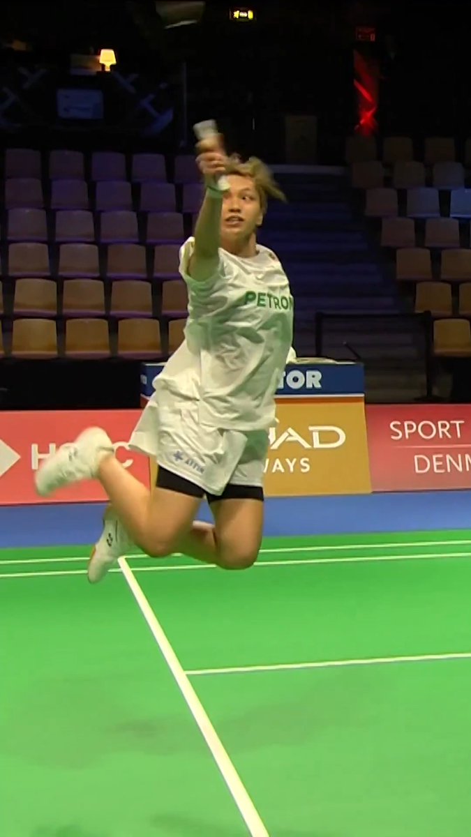 Backhand takes flight! ✨ Follow live action: #ThomasUberCupFinals #Horsens2026