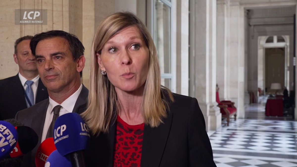 Audiovisuel public : Les élus Droite républicaine ont voté pour la publication du rapport de la commission d'enquête. "C'était un choix cornélien", dit Virginie Duby-Muller. "Un certain nombre de dysfonctionnements ont été révélés. [...] On ne peut pas mettre la poussière sous le tapis."