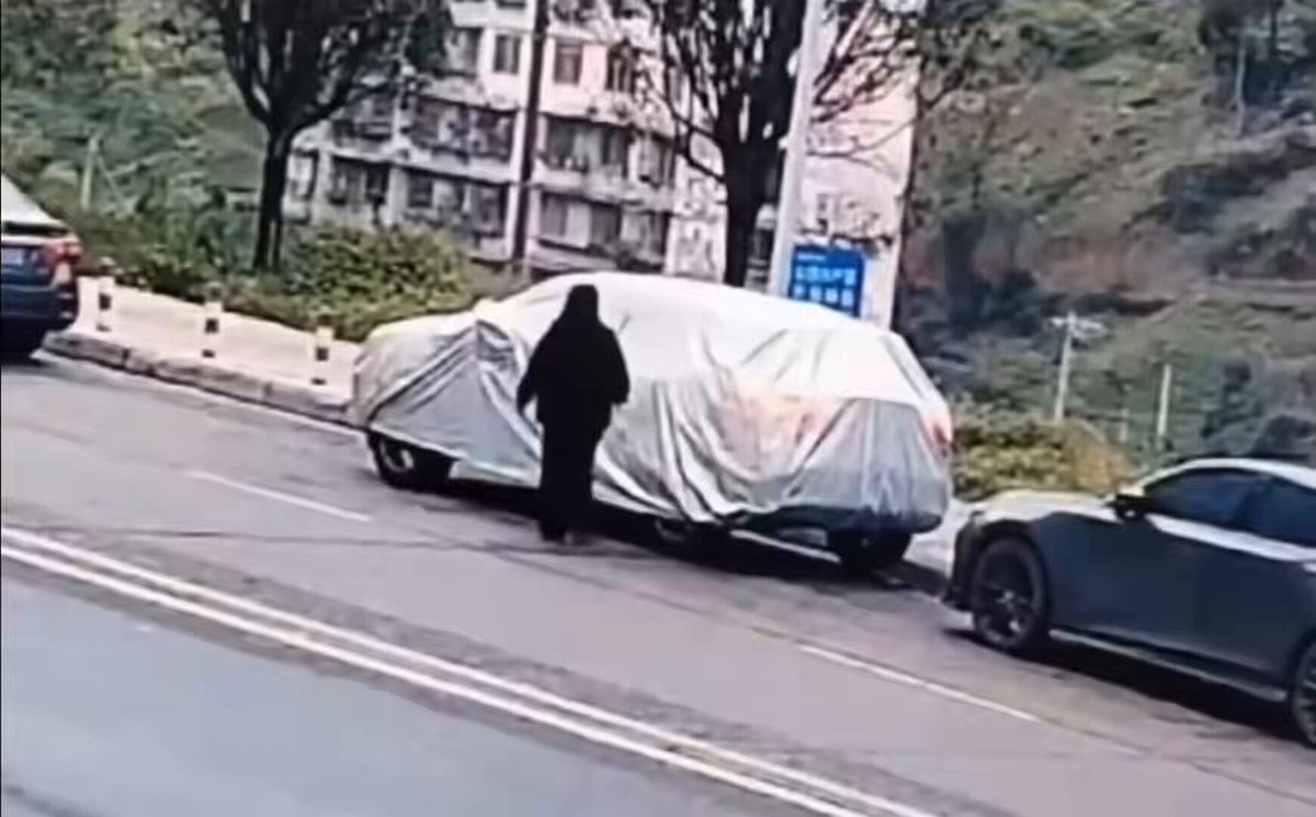 女司机的脸都让你丢光了！ 这怎么上车就天黑，下车就天亮呢？🤣
