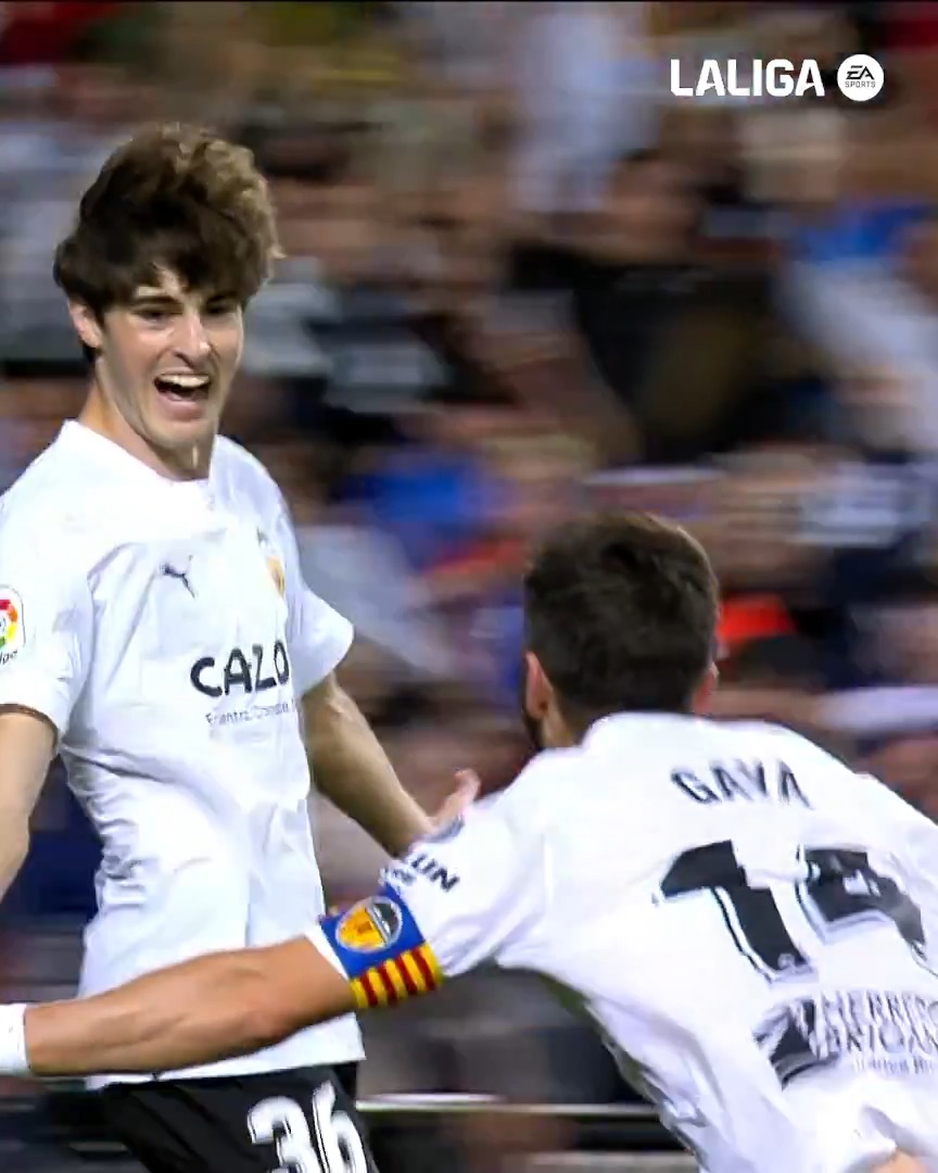 😍 El primero es especial. El primero nunca se olvida. ¡Se cumplen tres años del primer tanto de Javi Guerra con el Valencia CF en LALIGA EA SPORTS!