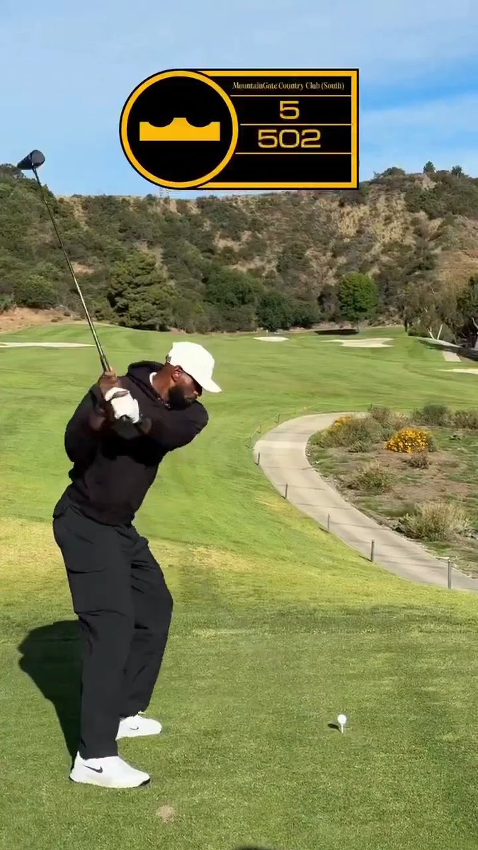"I wanted a birdie." 😂 LeBron James shared his own 'come play a hole with me' video, complete with shot tracers and custom graphics. (📹: LeBron James)