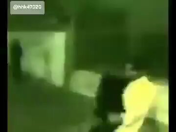 شهدت الرياض حادثة مؤسفة في نفق النهضة، تعرضت فيها فتاتان لمضايقات مع تداول المقطع.هذا يؤكد أهمية تعزيز الأمان والحماية في الأماكن العامة #الرياض #أمان_المجتمع