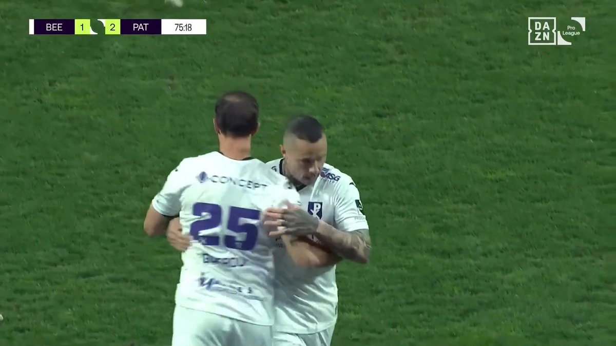 ➡️ UIT: Radja Nainggolan ⬅️ IN: T2 Yassin Gueroui Stijn Stijnen heeft net z’n assistent het veld ingestuurd. Gueroui stopte vorig seizoen nog met voetballen bij amateurclub Sporting Hasselt. 😅🟣