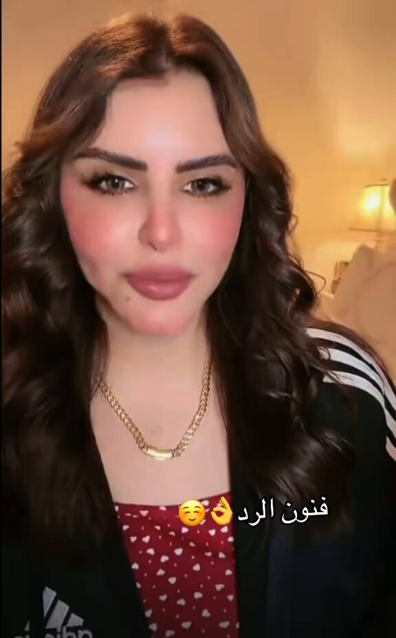 سميره الزهراني ترد على تعليق ( عجزتي): احلى عجز في الحياه تخيلي اصير عجوزه وهذا الجمال ياربي لك الحمد والله لو كان عمري ٦٠ ماستعر من عمري انا افخر بكل يوم عشت فيه😭