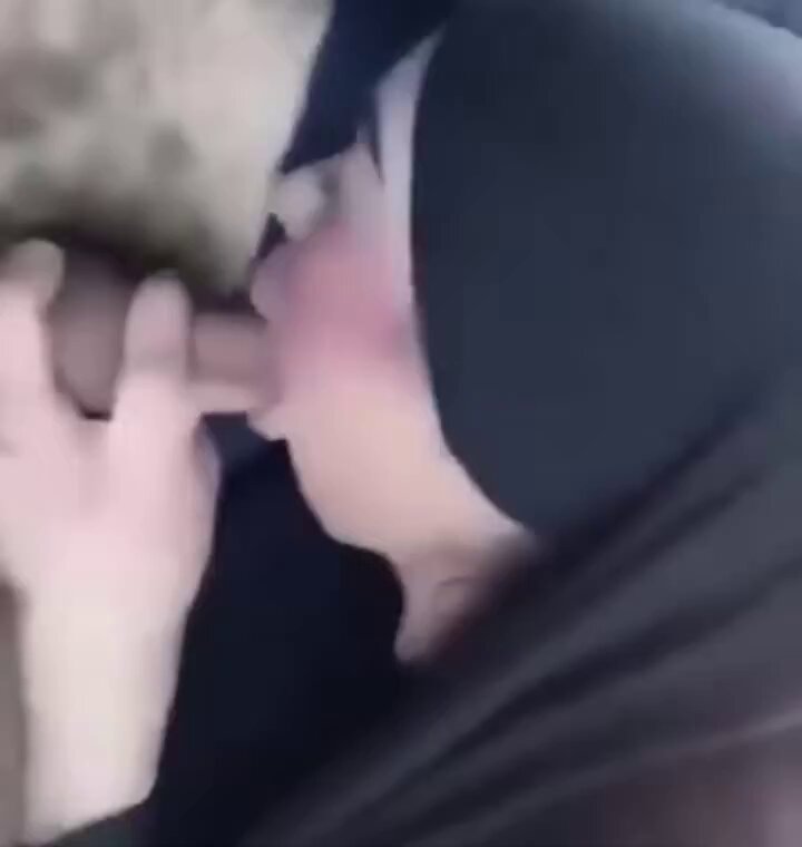 Vous Croyez qu'elle sont des filles gentille derriere leur voile mais voila ce qu'elle font réellement #beurette #groscul #chienne #soumise #tana #92i #suceuse #voilée #public #hijabi