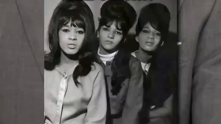 Nedra Talley Ross, the last surviving member of the iconic 1960s group The Ronettes, has died at the age of 80.