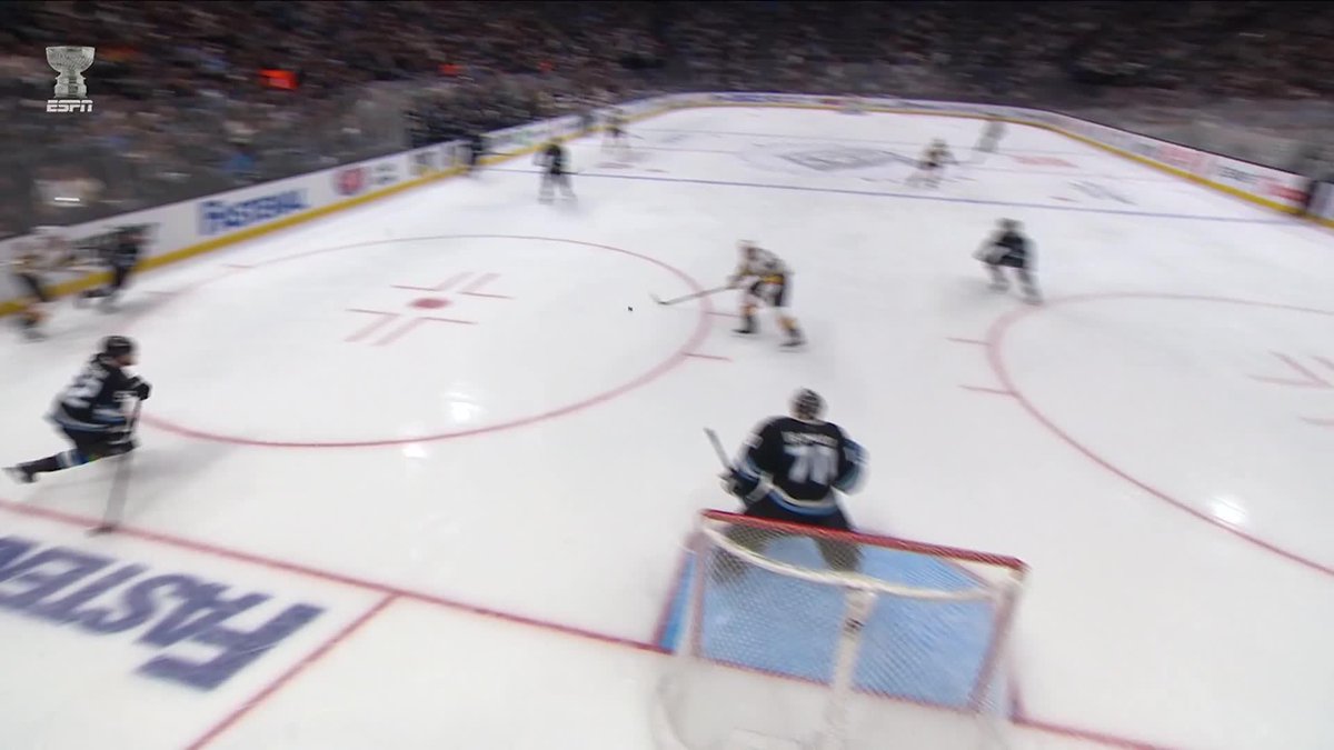 Howden with some SLICK MITTS in front for the SHORT HANDED GOAL!!! 👀🚨
