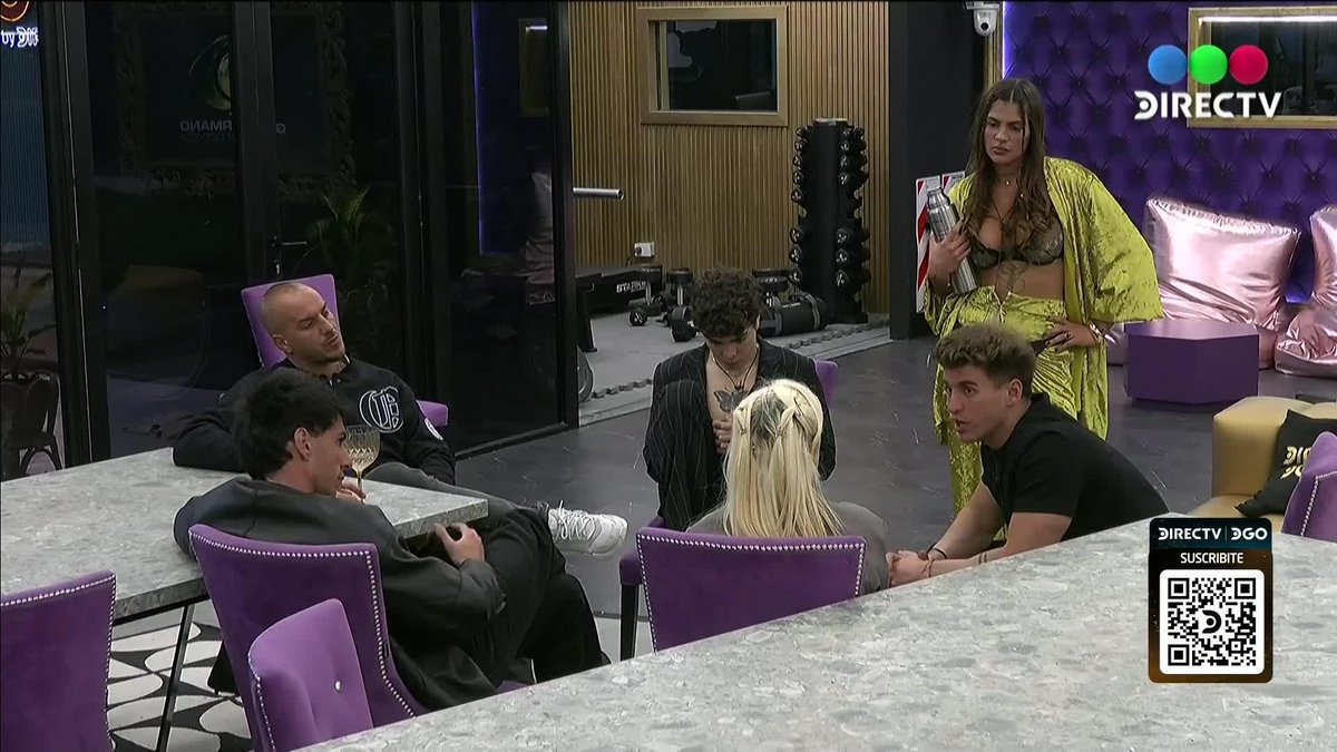 -Zilli: Me parecía que no se iba porque el levantaba la casa, era divertido. -Manu: Pero esto no es un bailando, acá no venís a cantar y bailar. #GranHermano #GeneraciónDorada ⭐️ 🔗 #GHxDGO