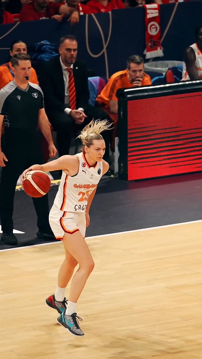 It’s just what Marine does 🪄 #EuroLeagueWomen x Marine Johannès