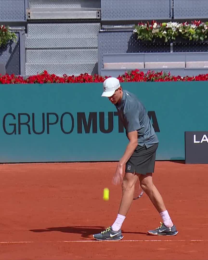Nearly flawless ๐ Jannik Sinner takes the opener 6-2 vs Norrie with a performance rating of 9.2! #MMOpen