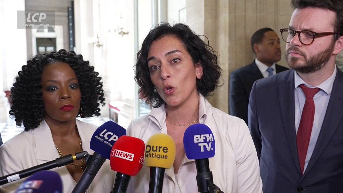 Audiovisuel public : Ayda Hadizadeh Députée (PS) accuse le président de la commission d'enquête Jérémie Patrier-Leitus d'avoir "changé son vote", d'avoir "perdu pied" et d'avoir "eu peur de la vague des médias Bolloré". #DirectAN