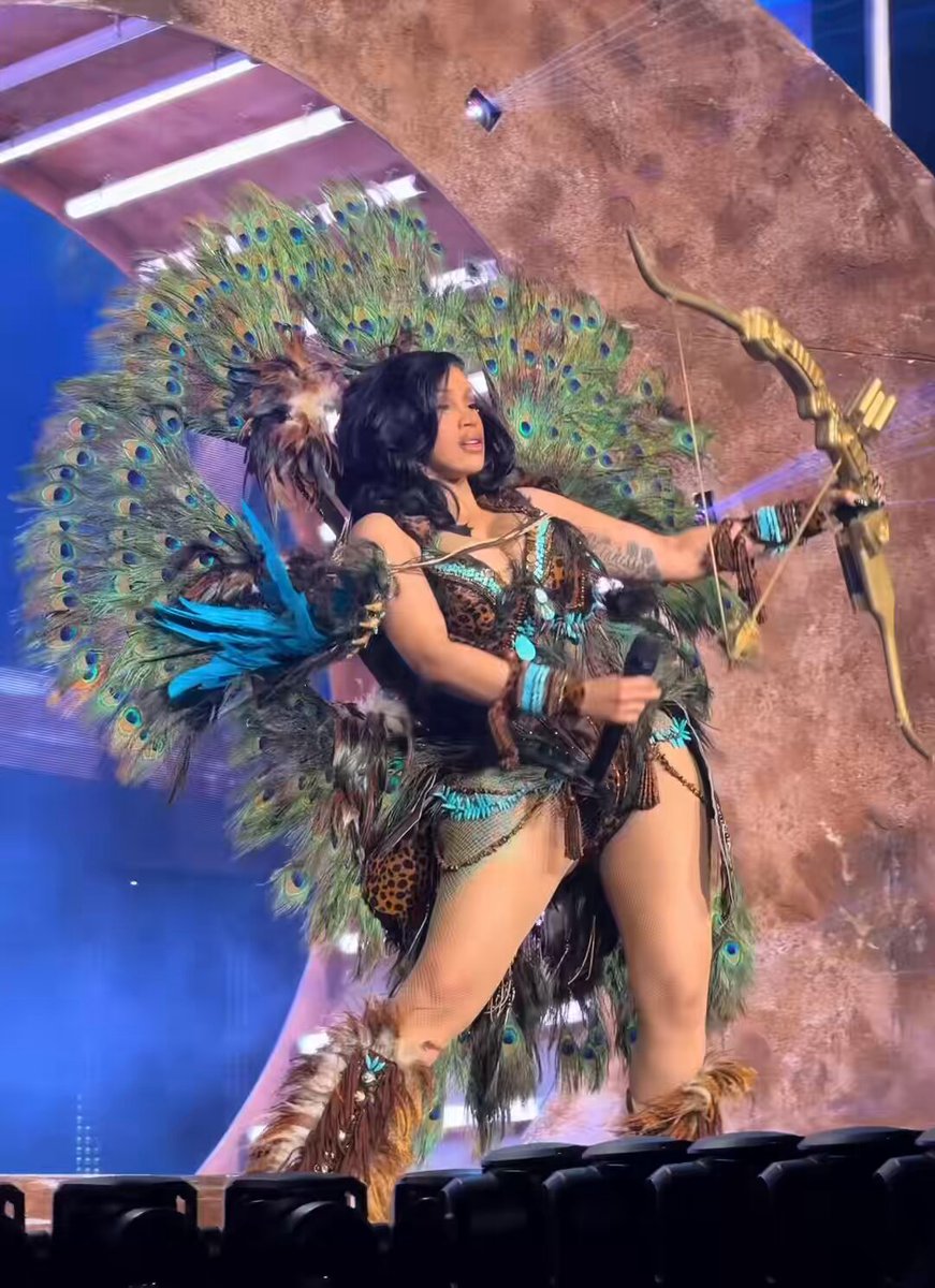 Cardi B stuns as her tattoo