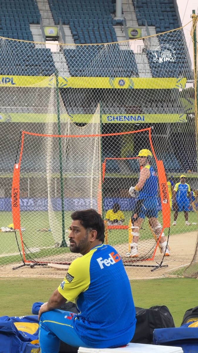 MS Dhoni is impressed with the shot making of Brevis. 😍💛